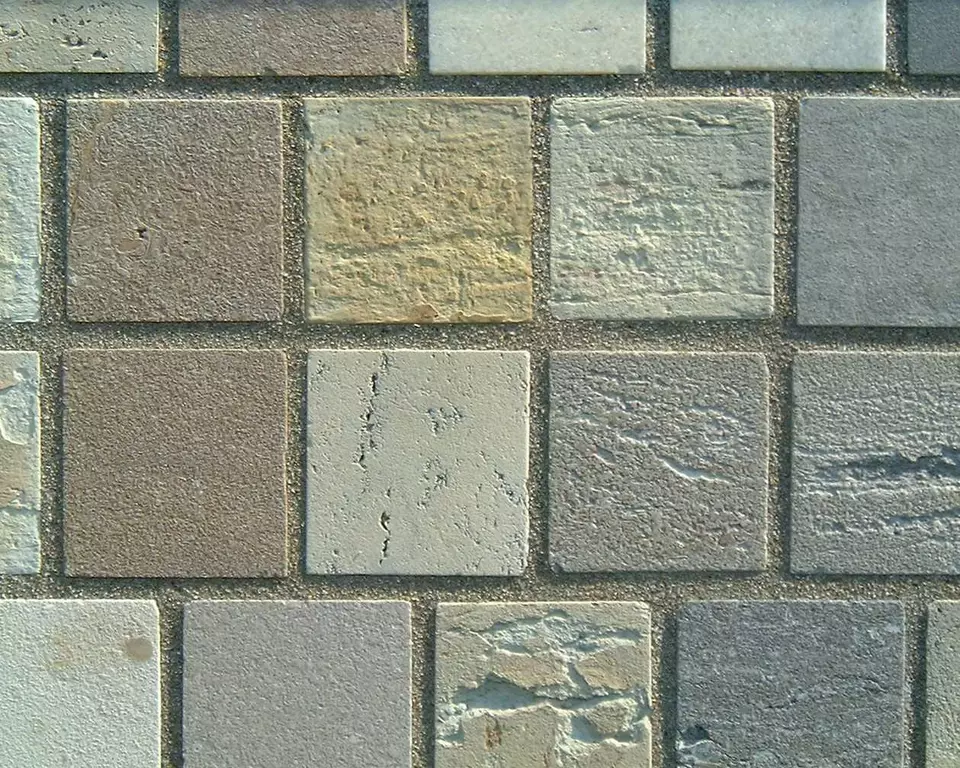 Stone Wall area surrounding Stone: 13LB4