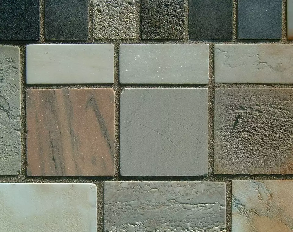 Stone Wall area surrounding Stone: 4LA10