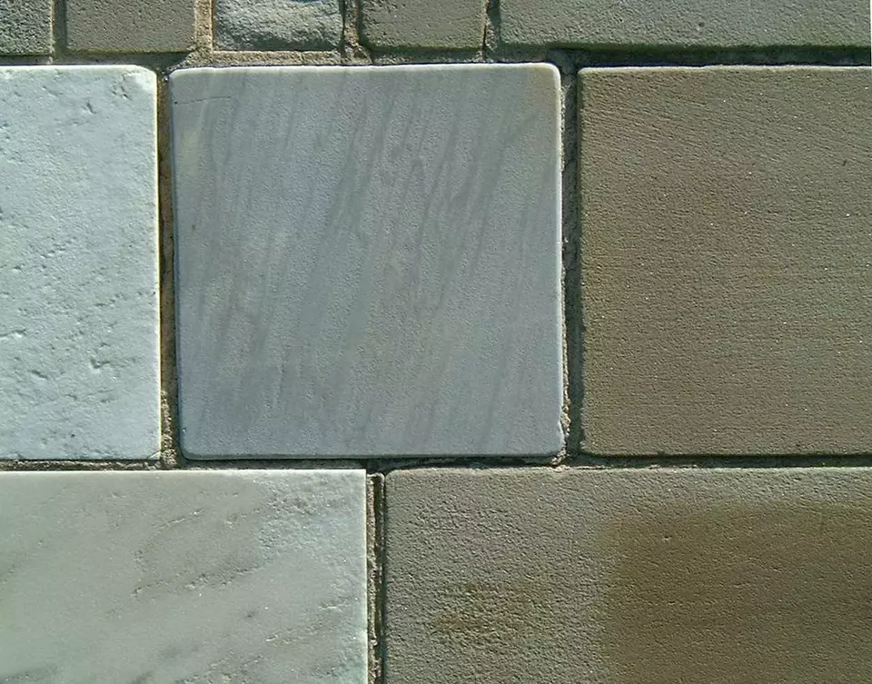 Stone Wall area surrounding Stone: 4R1