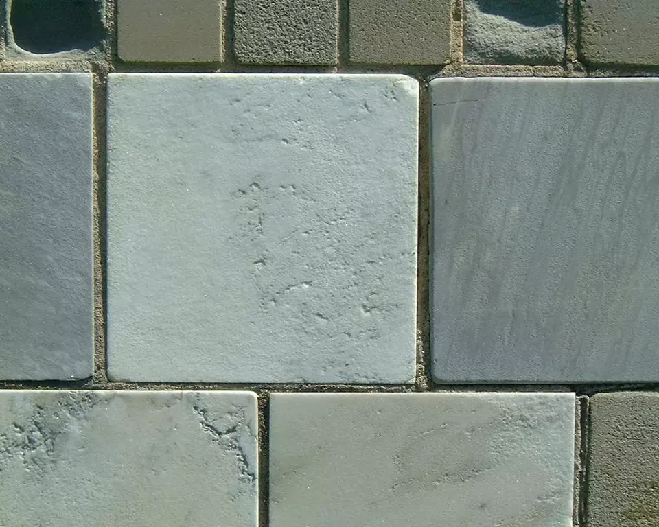 Stone Wall area surrounding Stone: 4R2