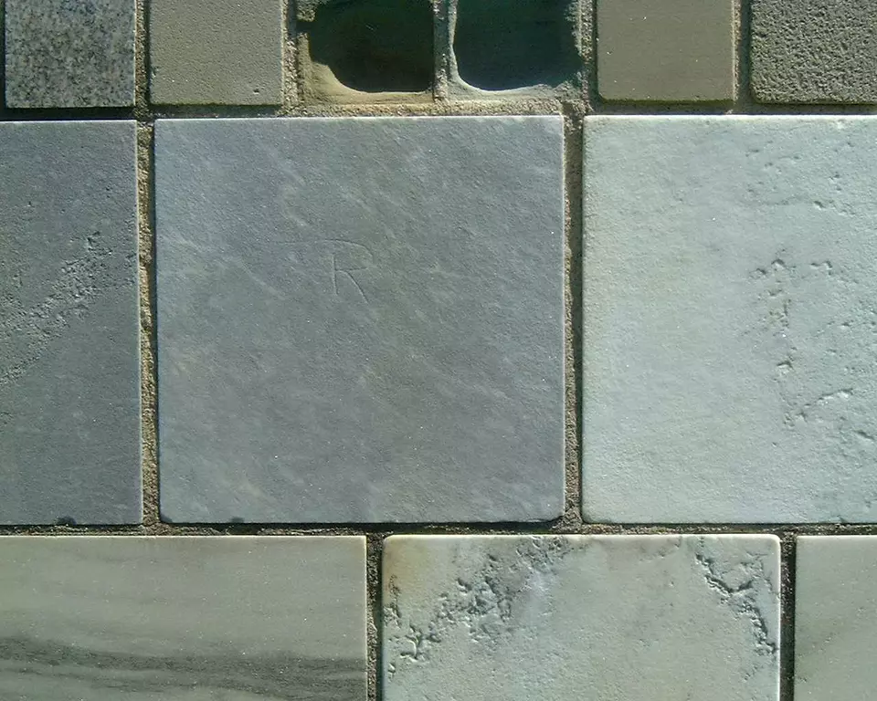 Stone Wall area surrounding Stone: 4R3