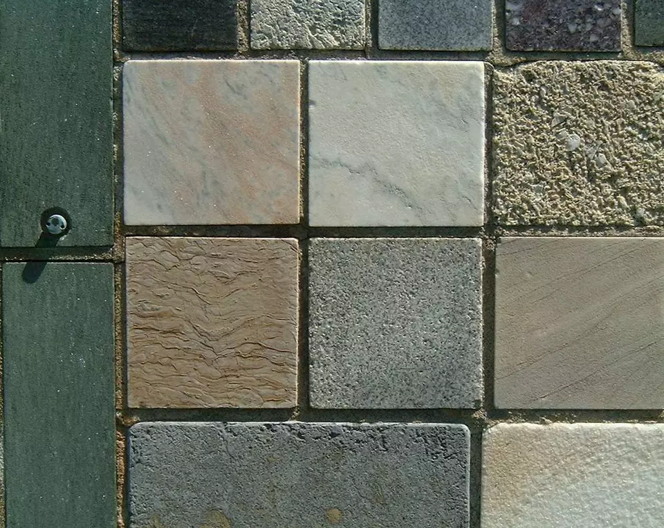 Stone Wall area surrounding Stone: 4RB21
