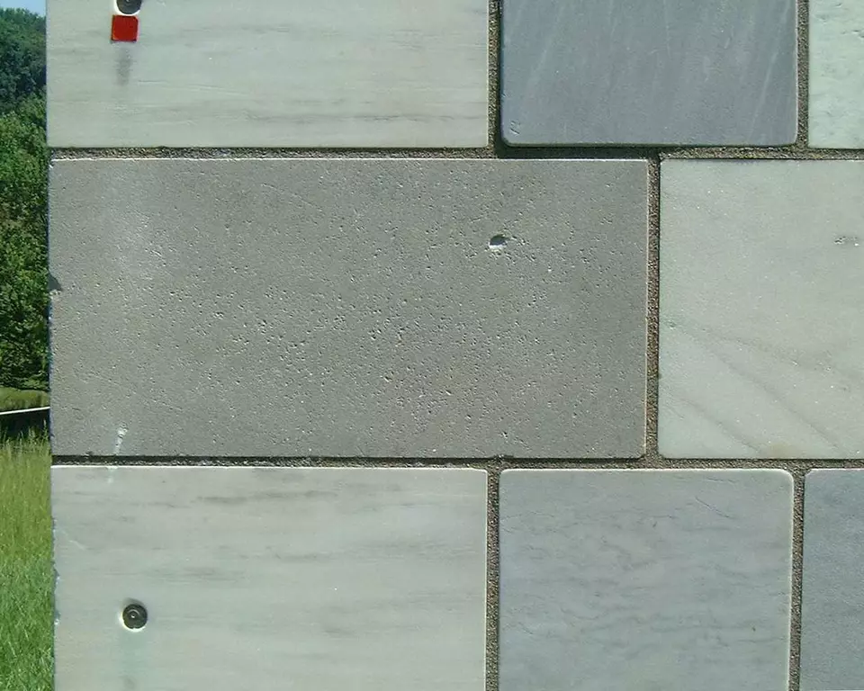 Stone Wall area surrounding Stone: 3LQ