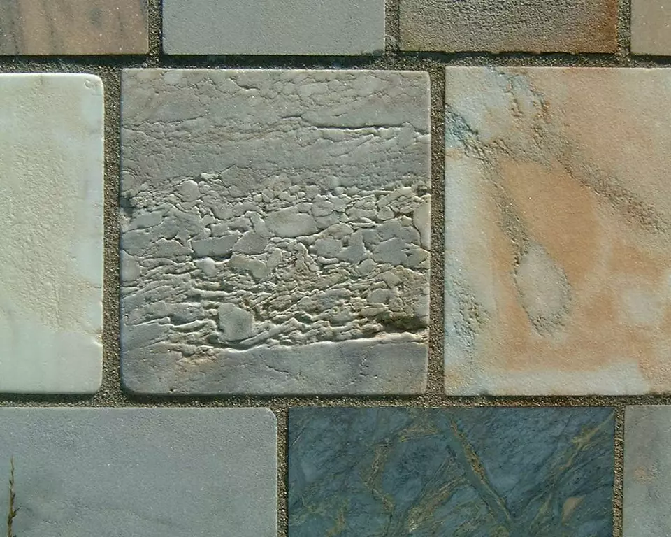 Stone Wall area surrounding Stone: 3l10