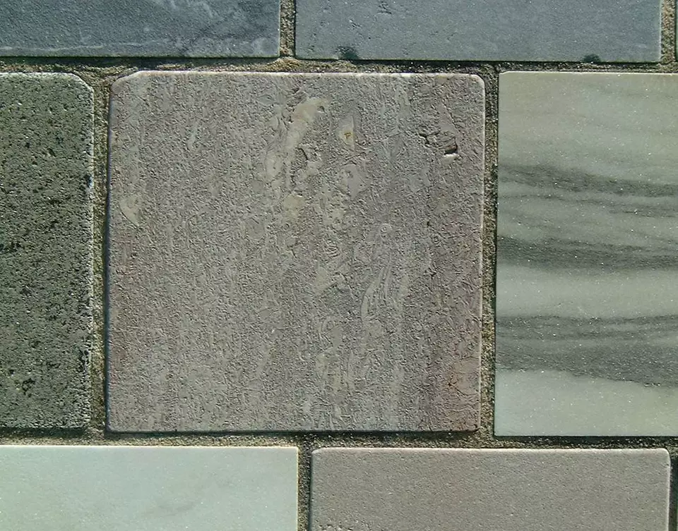 Stone Wall area surrounding Stone: 3R4