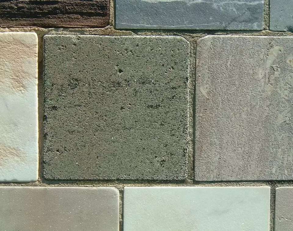 Stone Wall area surrounding Stone: 3r5
