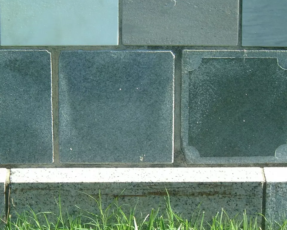 Stone Wall area surrounding Stone: 1R4