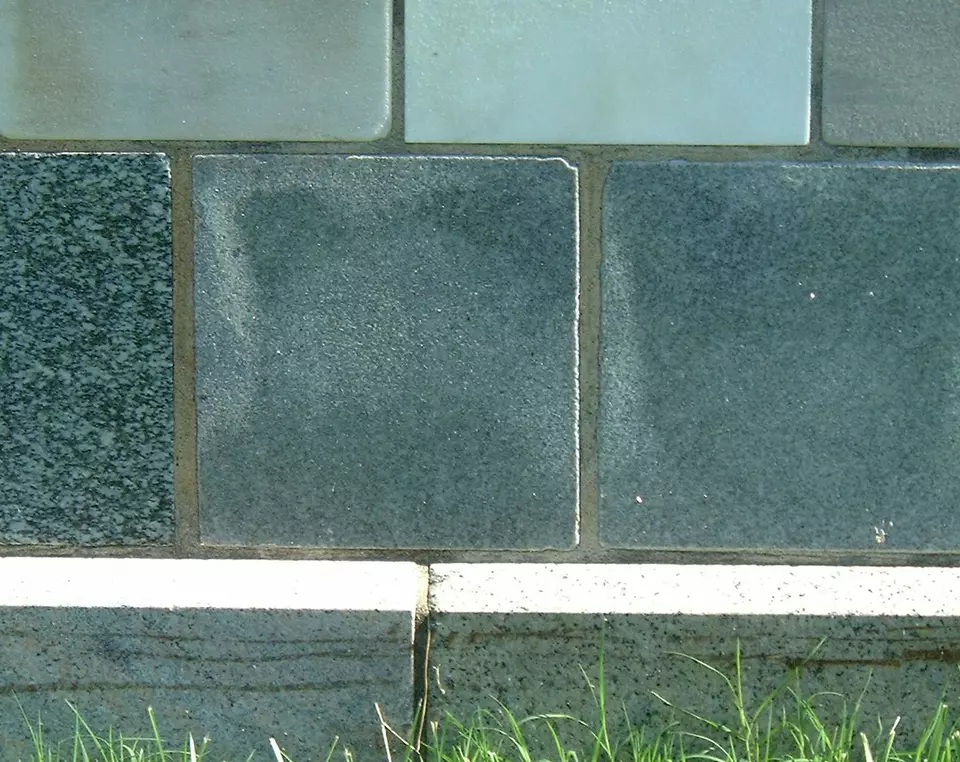 Stone Wall area surrounding Stone: 1R5