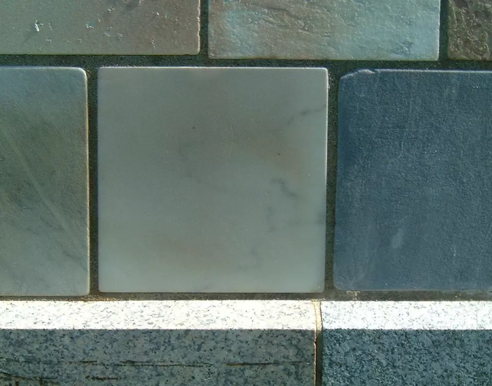 Stone Wall area surrounding Stone: 1L13
