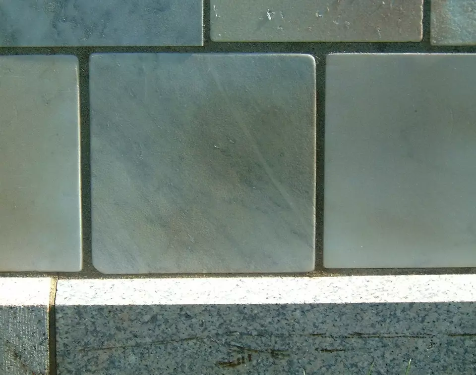 Stone Wall area surrounding Stone: 1L12