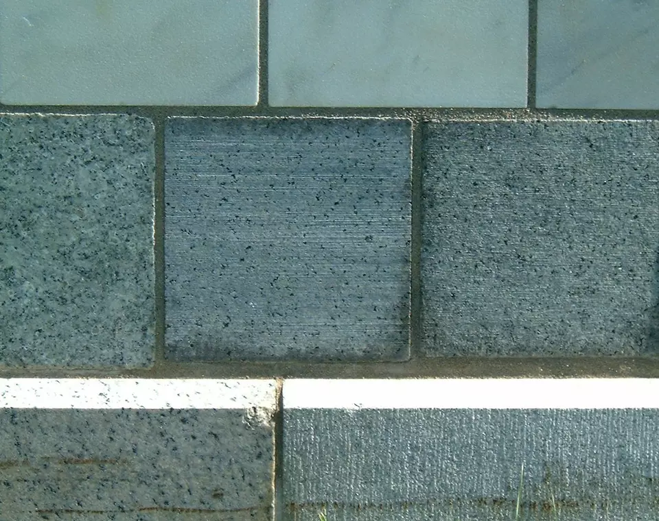 Stone Wall area surrounding Stone: 1L7