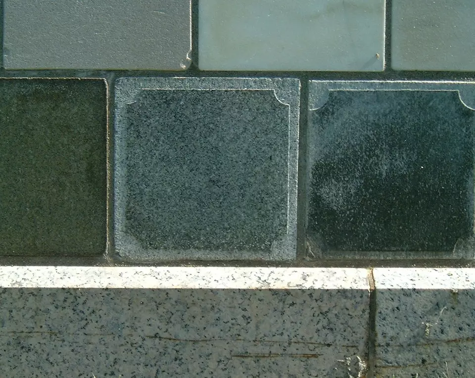 Stone Wall area surrounding Stone: 1L4