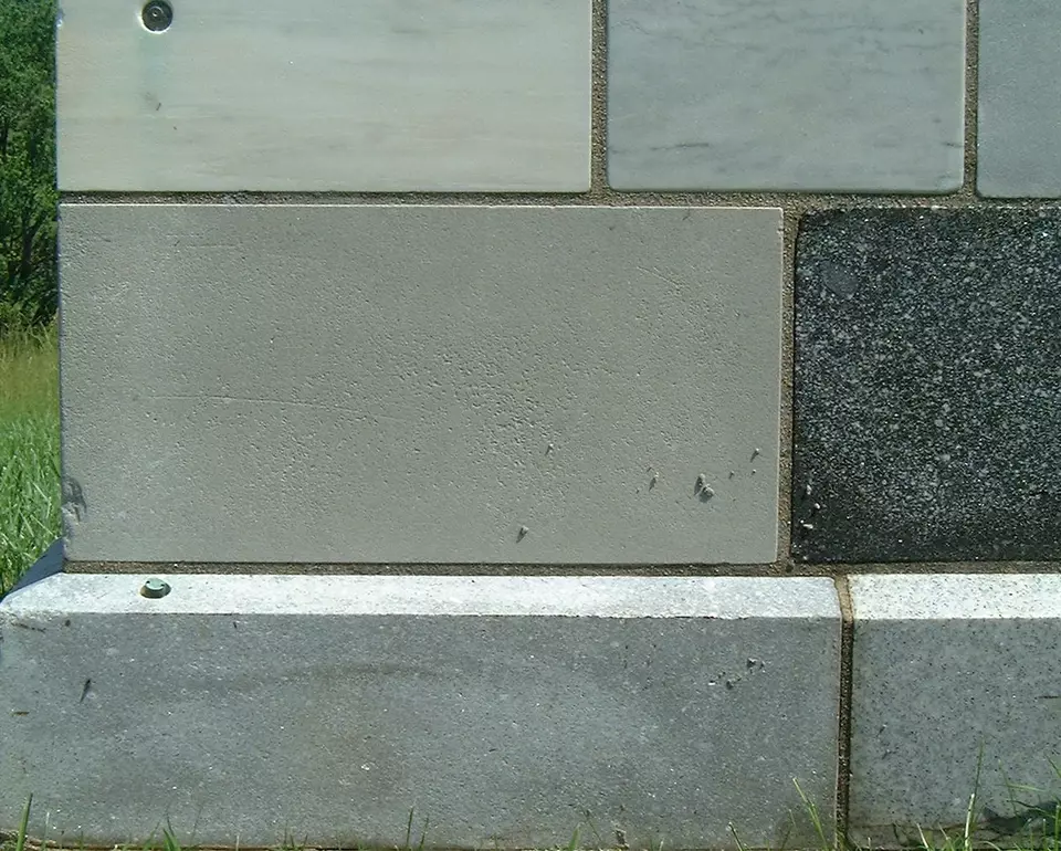 Stone Wall area surrounding Stone: 1Lq