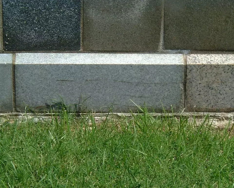 Stone Wall area surrounding Stone: 2B