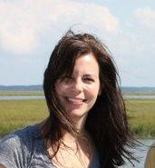 Jinsiy aloqa videoda juda nozik bel va juda keng sonlar Niqob taqib opayotgan yigit va qizning surati.